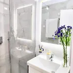 New Close To Sea And Downtown Apartment *