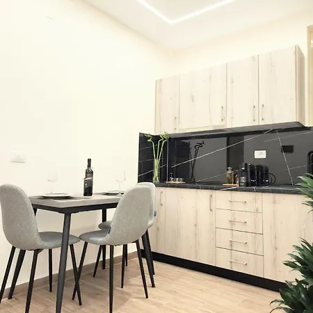 New Close To Sea And Downtown Apartman Vlora