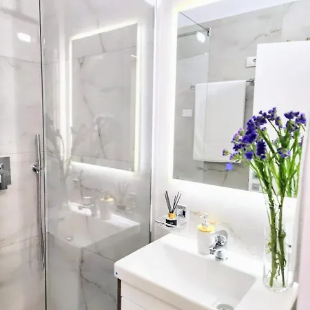 New Close To Sea And Downtown Apartment *
