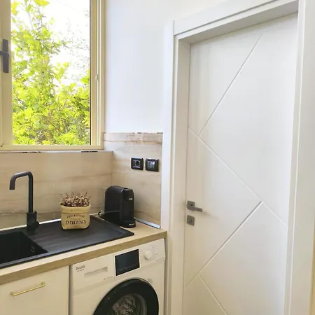 New Close To Sea And Downtown